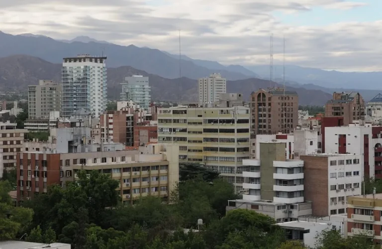 El tiempo en la provincia: tarde agradable tras una madrugada helada en el agro mendocino