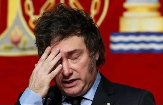 Impacto político: fuerte caída en la imagen de Milei y de la percepción económica